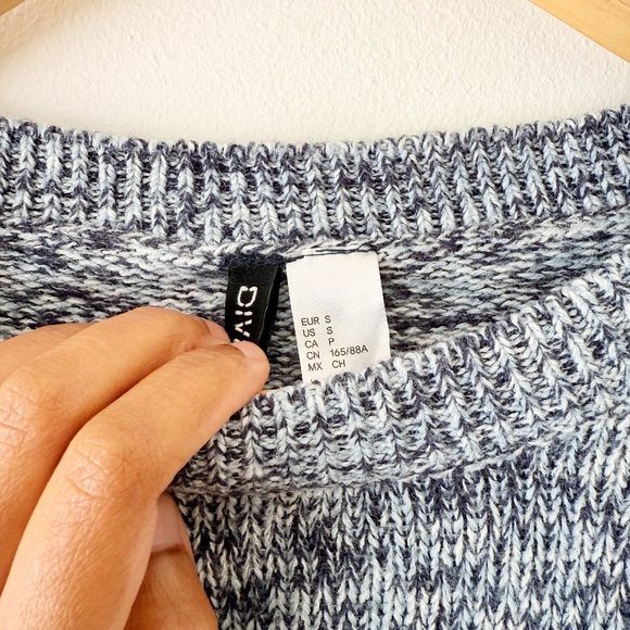 H&M blue marled sweater - Picture 3 of 3